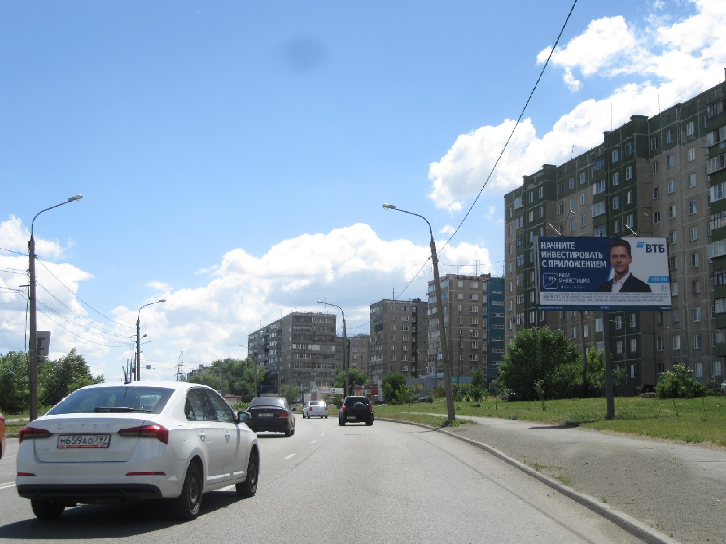 Реклама 3x6 по адресу Хохрякова ул., д. 2 (озеро Первое, в центр)