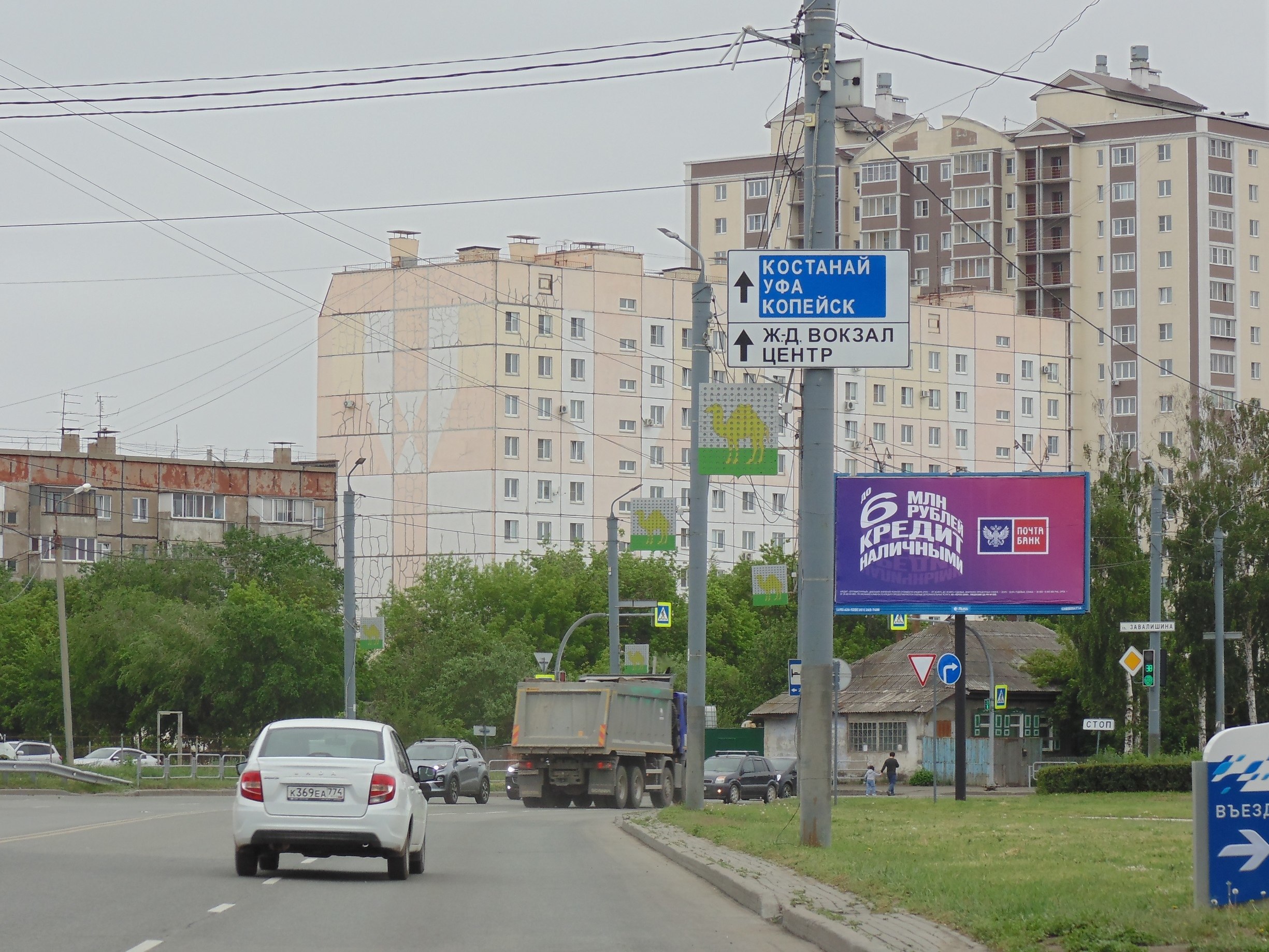 Реклама 3x6 по адресу Комарова пр-т / Бажова ул., д. 35 (в центр)