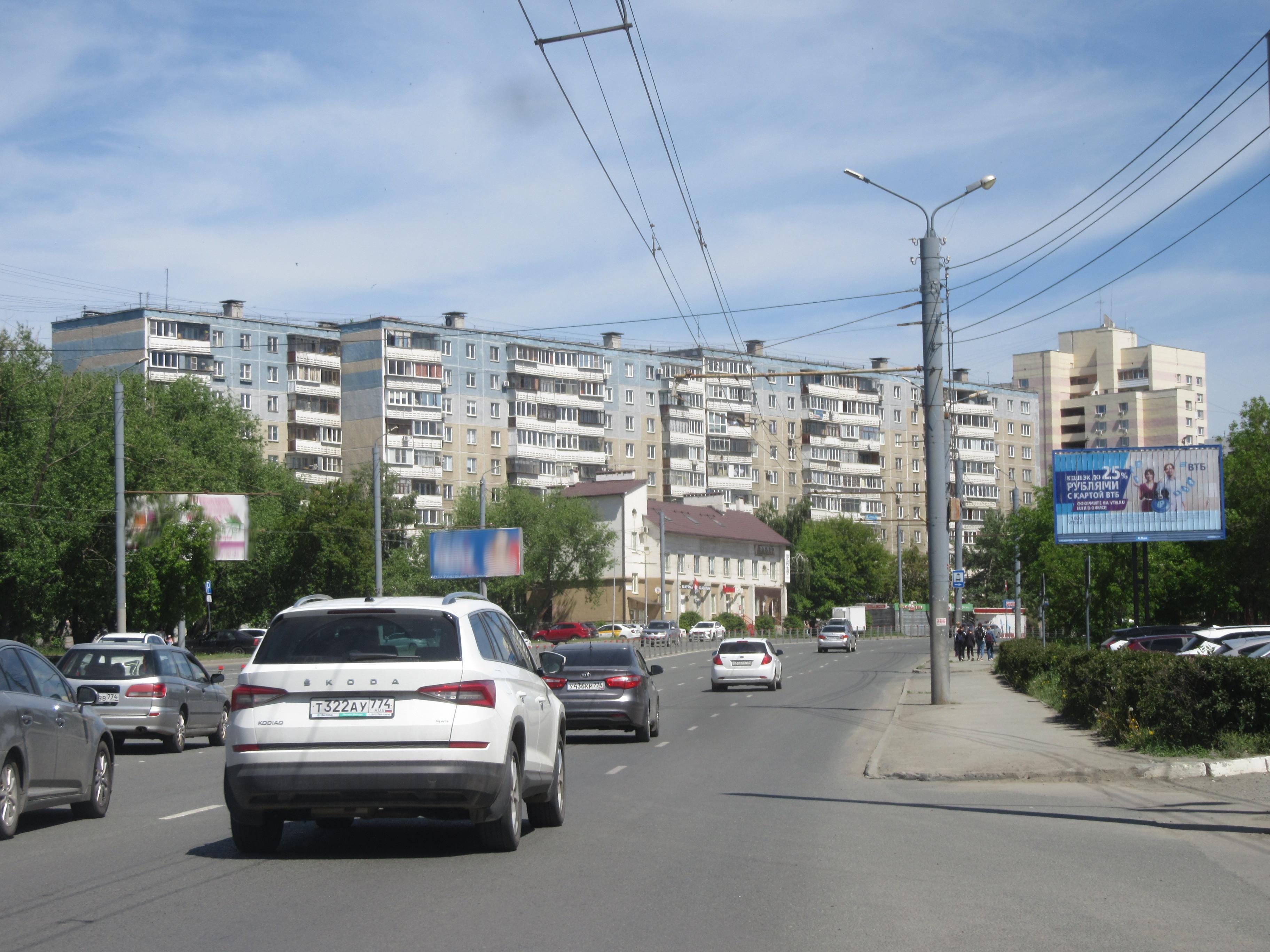 Реклама 3x6 по адресу Братьев Кашириных ул., д. 129-д (ЧелГУ) (ПРИЗМА)