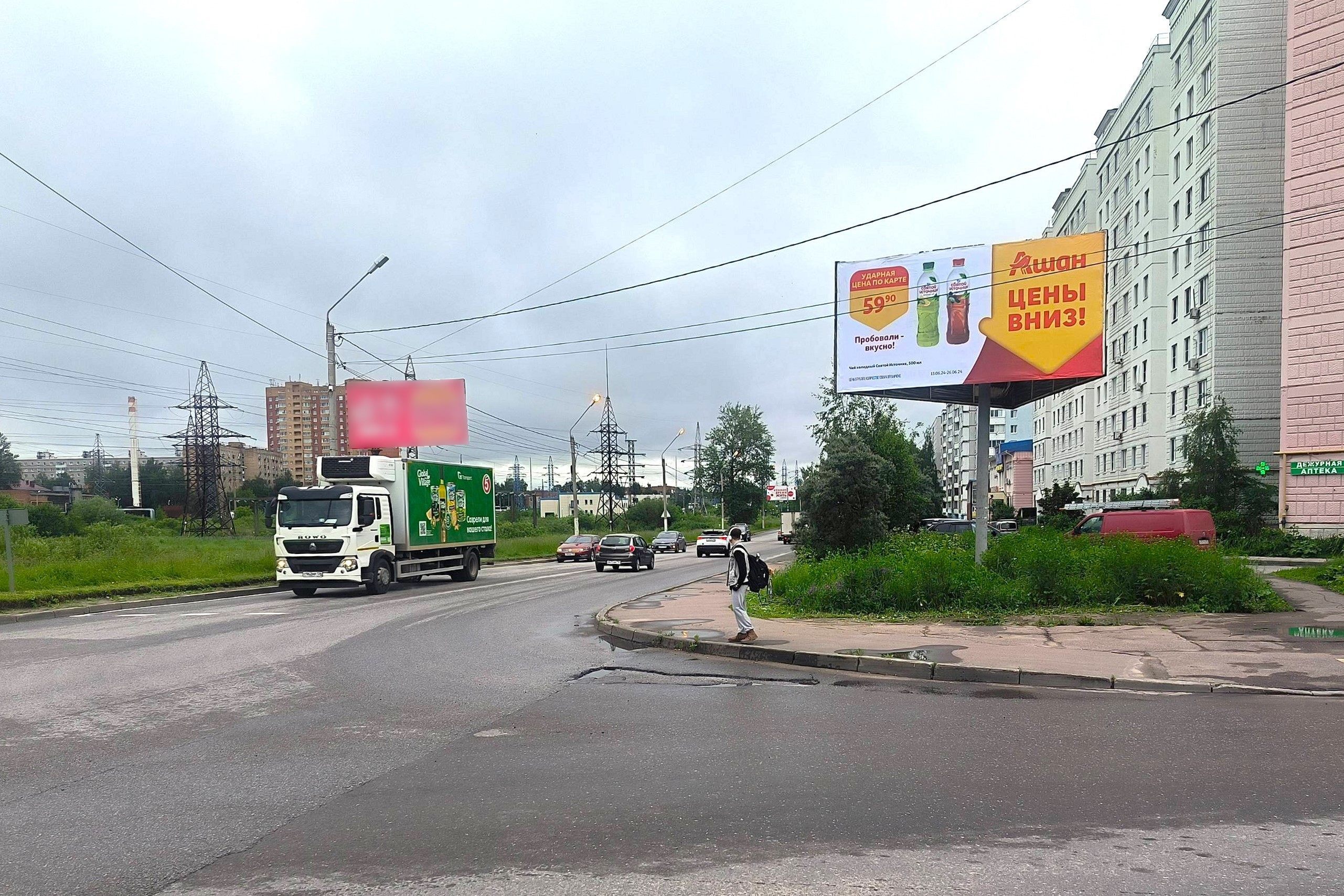 Реклама 3x6 по адресу ул. 60 лет Октября и 60 лет Комсомола (на повороте, трехсторонний) лево