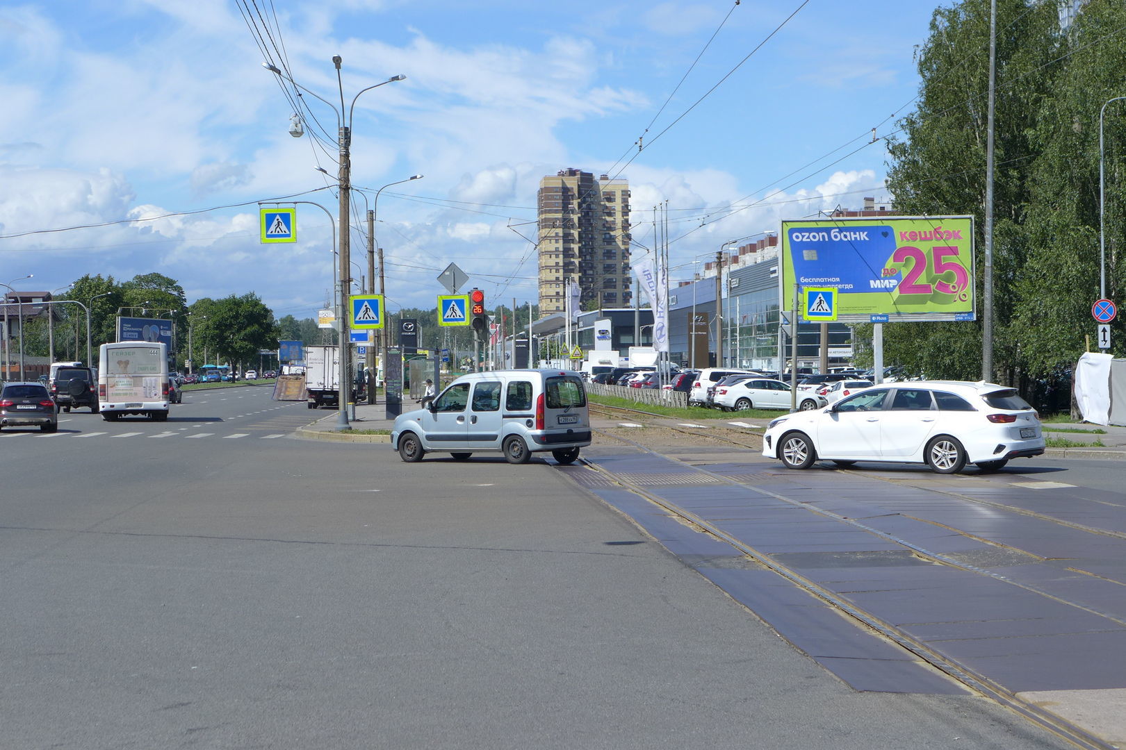Реклама 3x6 по адресу Выборгское ш. / Просвещения пр. 10 / АЗС "Лукойл" (из центра)