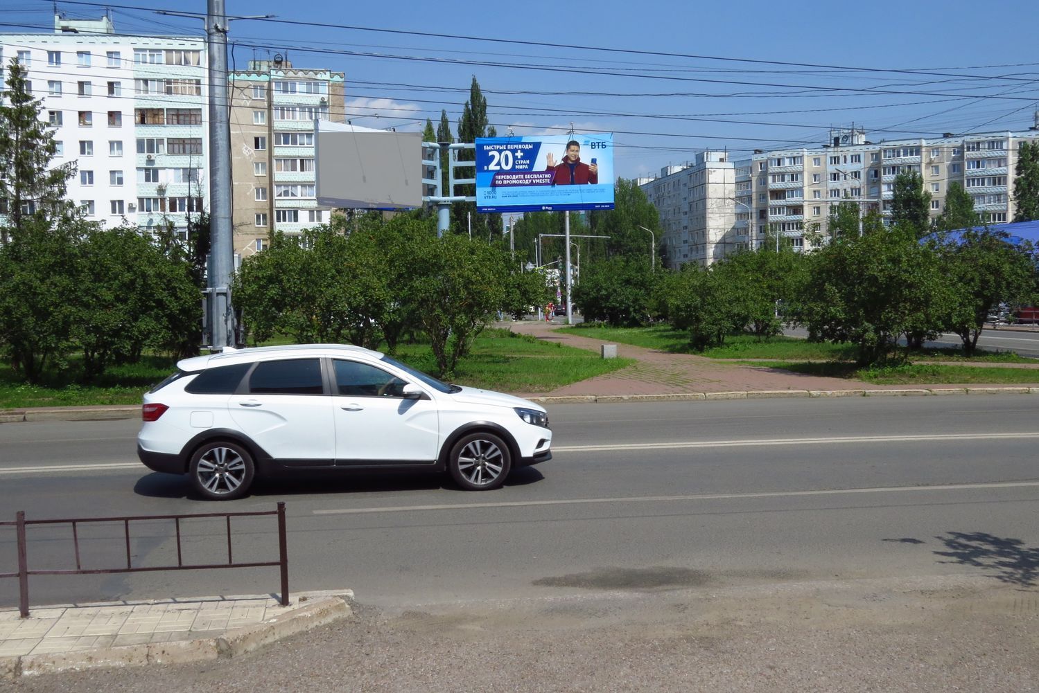 Реклама 3x6 по адресу пересечение ул. Баязита Бикбая и ул. Юрия Гагарина